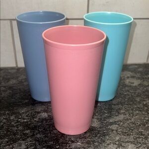 Vintage Tupperware Set of Three Colorful Plastic Tumblers like new!!!